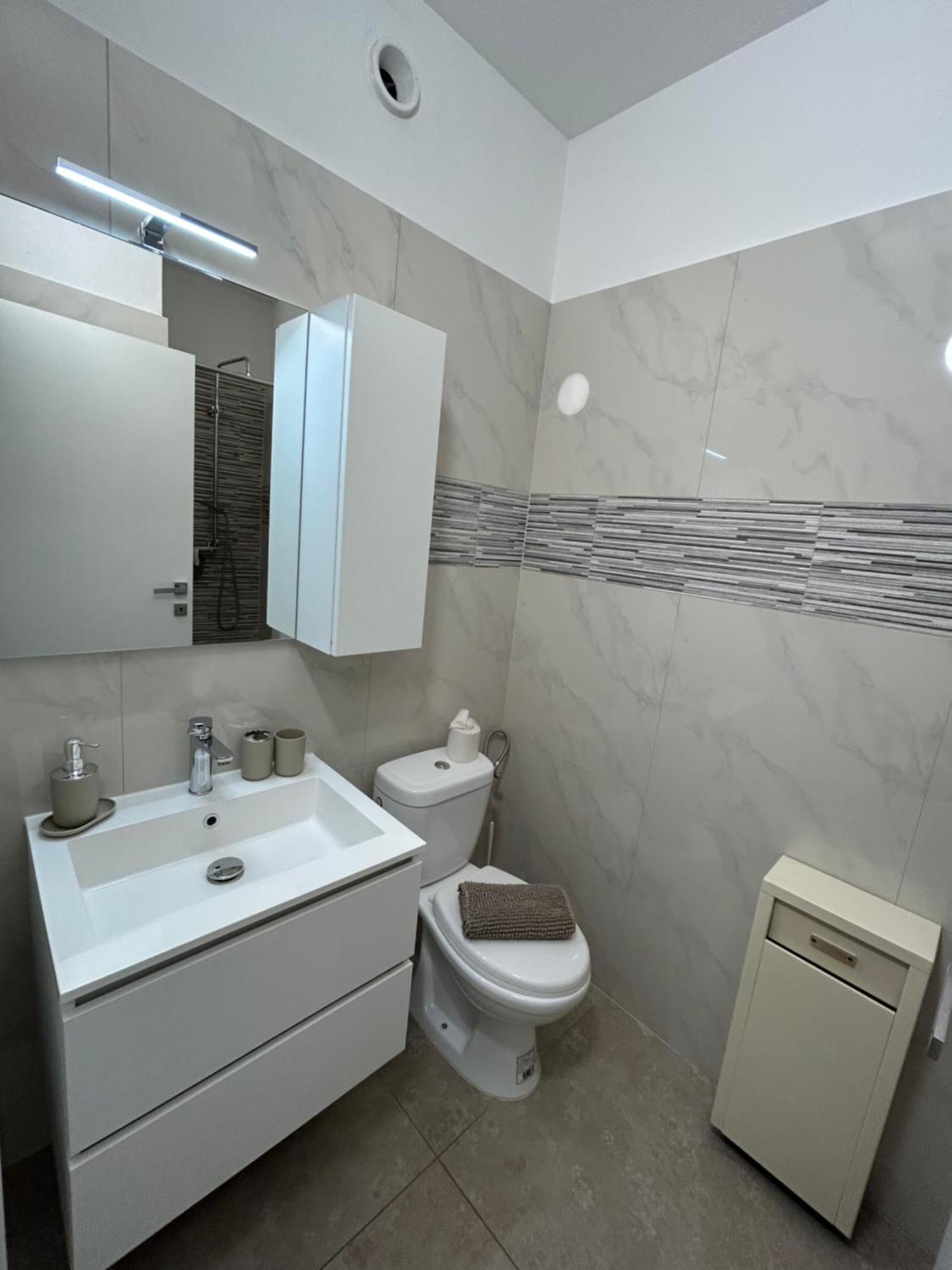 *Veranda'S Rooms* - Free Parking In Central Lugano Bagian luar foto